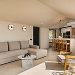 Ino Kefalonia * לואורדטה